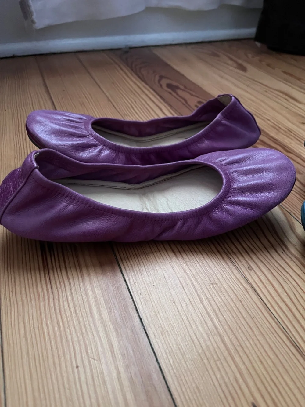 2 pairs Storehouse Oil-Tanned flats